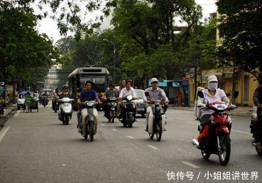 越南人游中国后再回越南,坦言说自己就像回到