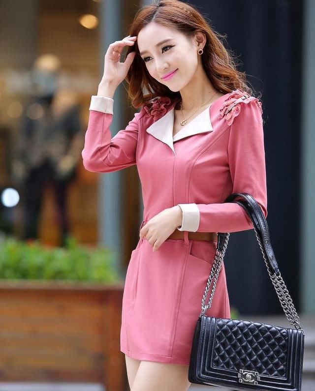 连衣裙显傲人身材，秀出好身型