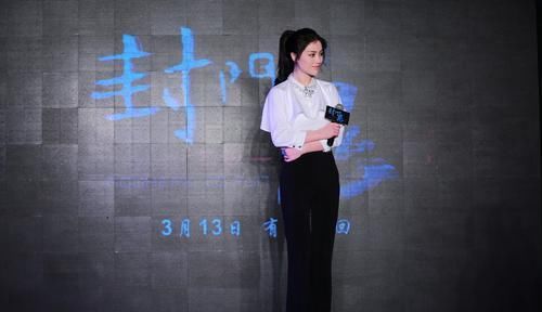  「度假」刘翔前妻复古港风写真，穿“泳装”秀饱满身材，度假风格随性潇洒
