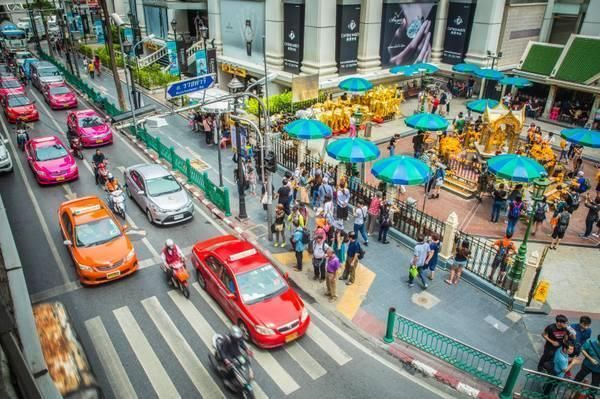 曼谷致命吸引力正是热带风光、佛教文化、民间风俗三者的叠加