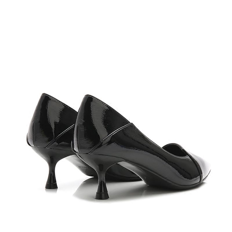 据说，这样的高跟鞋，最招女孩子喜欢哦