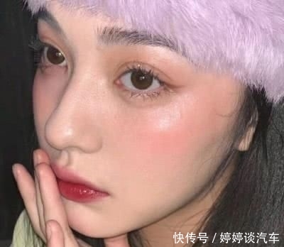  【高鼻梁】女生“高鼻梁”更好看？脸上有这3特征，塌鼻梁没准“更惊艳”！