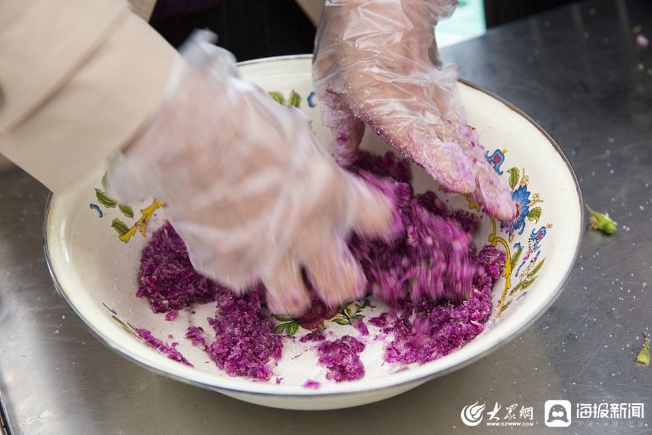  「济南」济南：游客体验制作平阴玫瑰鲜花饼