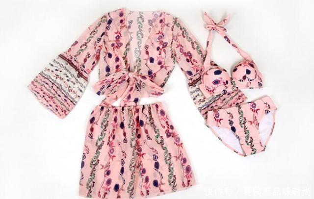 可人的泳衣美女,仿佛回到少女时代,清新典雅,非常好看!!