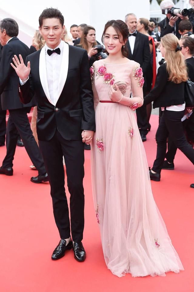 马苏不过是梳了个中分发型，就像换了张脸，连画风都变高级了！