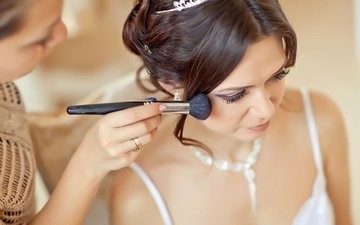 90后辣妈妙手化妆,挑战新娘妆,年入50万