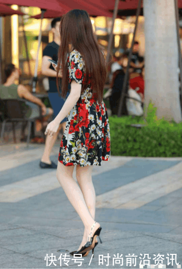 街拍: 深V装凸显傲人身姿, 第四位小姐姐高挑身材引人侧目！