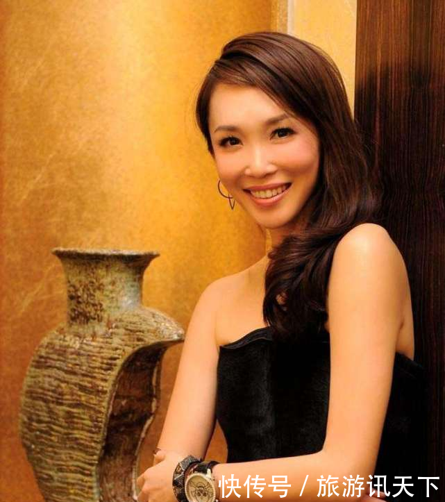  被誉为@她被誉为新加坡“三大美人”之一，因戏嫁给爱情，后活成人生赢家