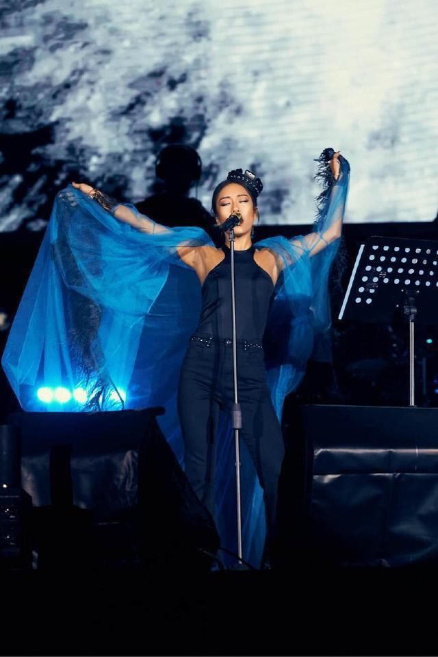 范冰冰太过分了！穿的黑色的裙子没能盖住 网友：画面不忍直视！