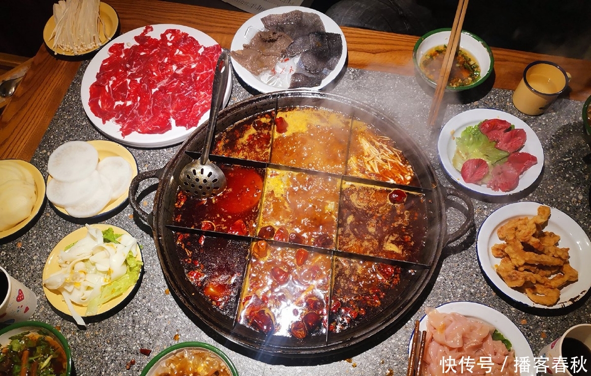  出行@可爱！重庆市民国庆被通知错峰出行，现在开始哄市民出来看