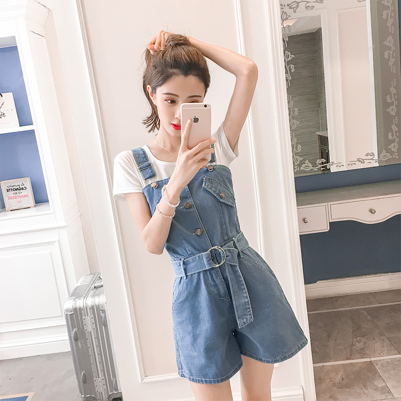 今年流行这裤子叫：初恋裤！比“烂大街”的阔腿裤更时髦显瘦