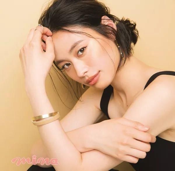 彩妆｜简单易上手！巧妙运用高光轻松打造时尚美人气场 闪闪惹人