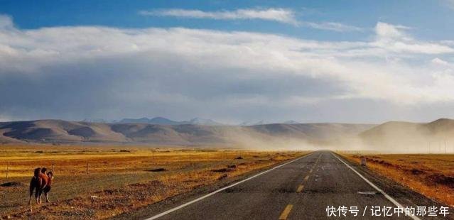 中国最寂寞的沙漠公路,500公里有108口井,一对夫妻守护一口井！