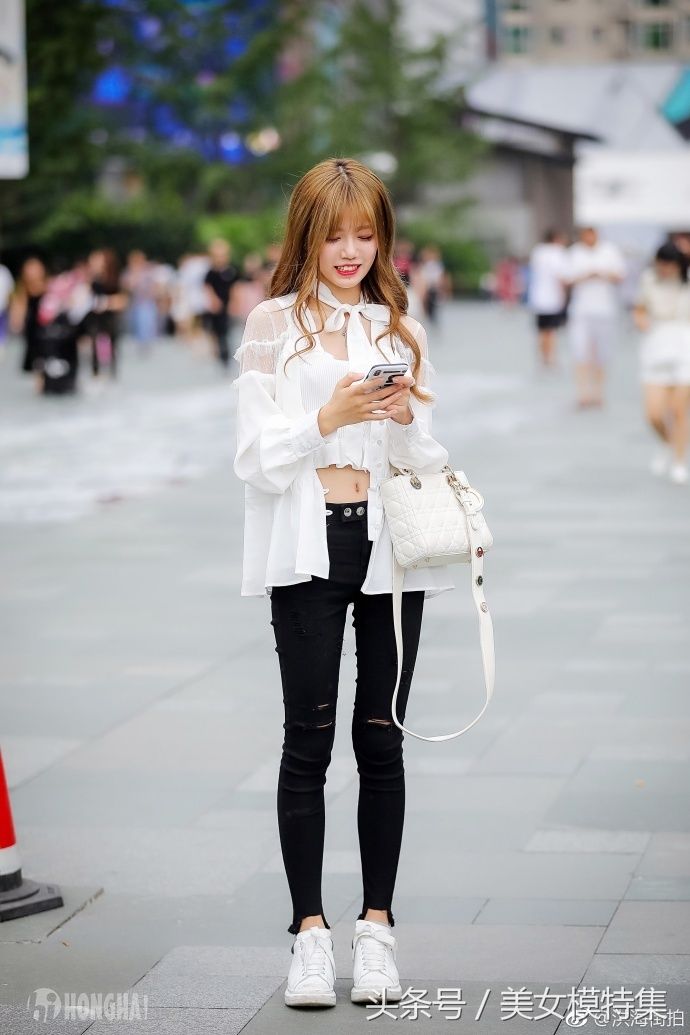 街拍美女，看美女们如何穿衣搭配