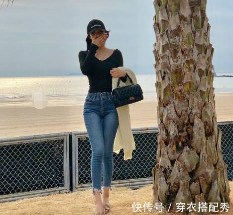 身材高挑的牛仔裤美女，富有青春活力，让人百看不厌！