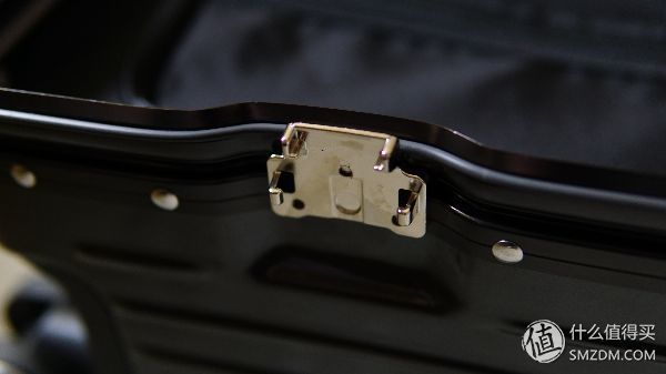 便宜量足的大容量行李箱:网易严选28寸pc铝框拉杆箱