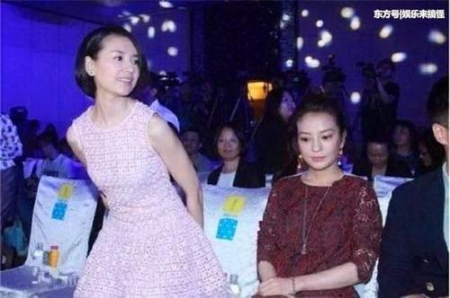 41岁赵薇和37岁董洁同坐，仅差4岁，网友：保养太重要了！