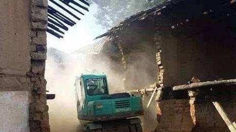  「农民」村干部带头拆农村空心房，专家却说是好事，三点原因让