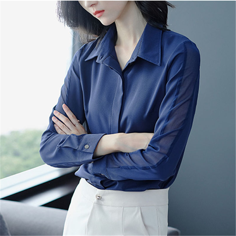 今年别再穿碎花裙了，太老瞧瞧刚上新的“小衫”:洋气显嫩白