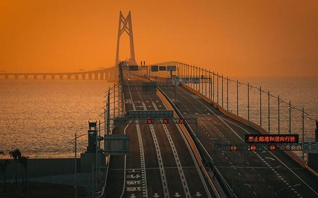 中国最特殊的大桥:火车经过都鸣笛30秒，只因桥墩浇筑1个人