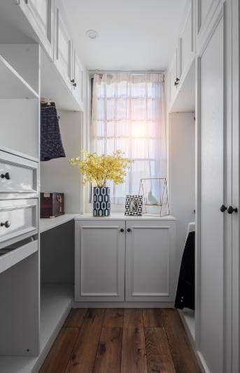 『卧室』卧室角落别浪费,这样做个衣帽间,朋友姐妹都羡慕