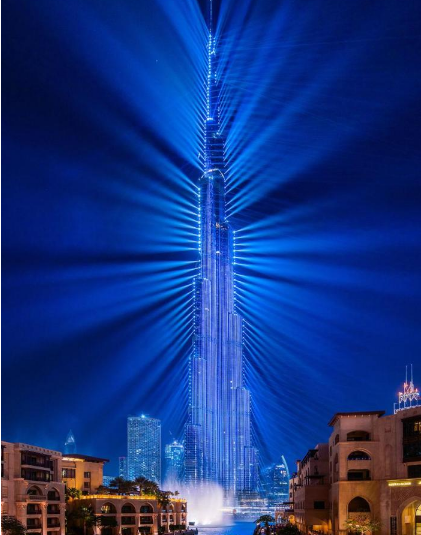 世界上最震撼的灯光秀,照亮整个夜空,土豪的世界我们不懂!