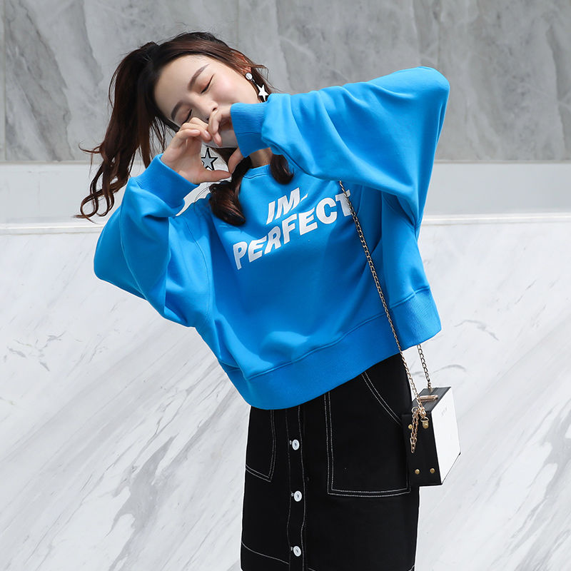 别再穿连衣裙了!现在女人流行这样穿，看看吧，一个比一个年轻