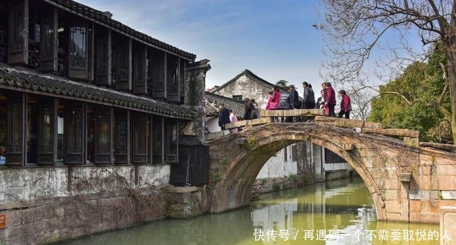 中国最值得旅游的10座古镇：古香古色古巷，别有一番风味！