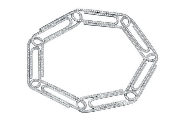  『设计』复活岛摩艾雕像被碰坏，肯德基特惠售卖双巨无霸｜直男帅哥Daily