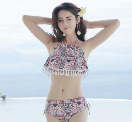 美女都爱穿这样保守又性感的泳衣,美的不止一点点!