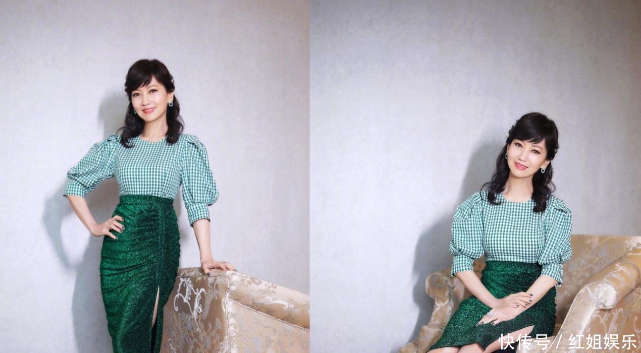 赵雅芝穿黑纱蓬松裙, 不仅没有扮嫩嫌疑, 看起来还特有少女样!