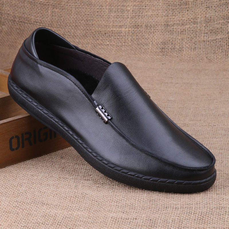 现在出门不兴穿凉鞋了，上海男人在穿的“透气鞋”，走路0负担