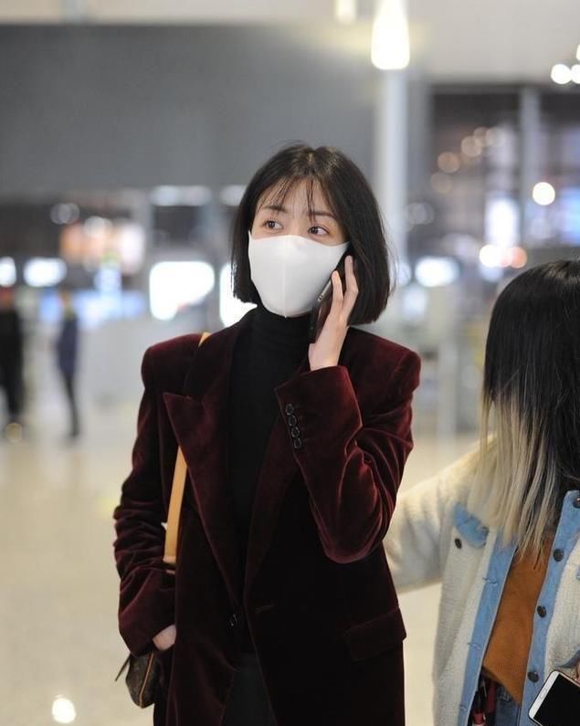 「正式场合」外套在精不在多,有这件“小西装”就够了
