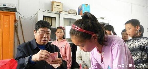 农村这两个补贴已经到了，没有领取的，去找村委会