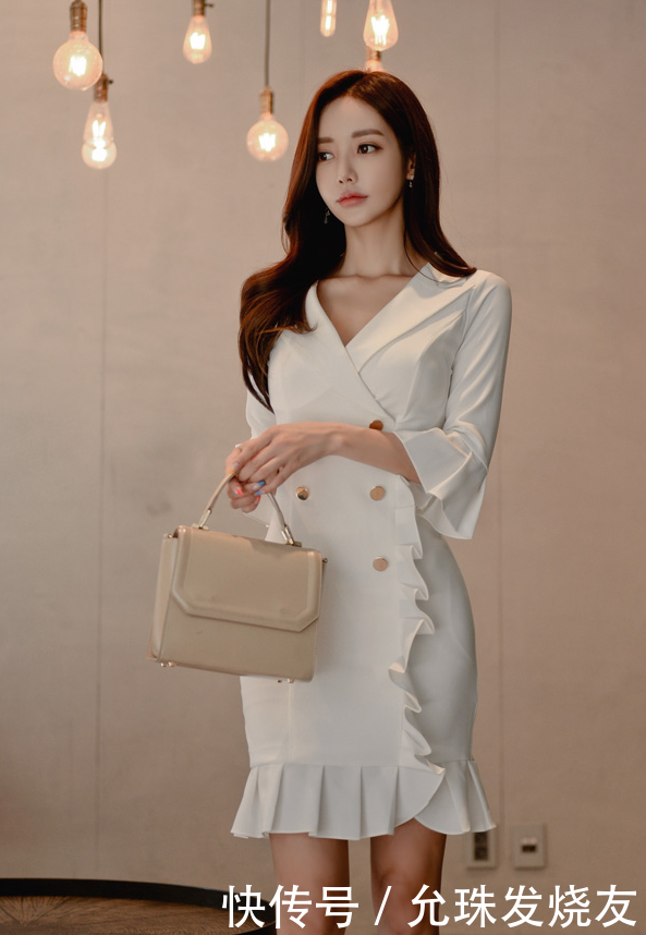 孙允珠金属排扣典雅休闲修身鱼尾裙