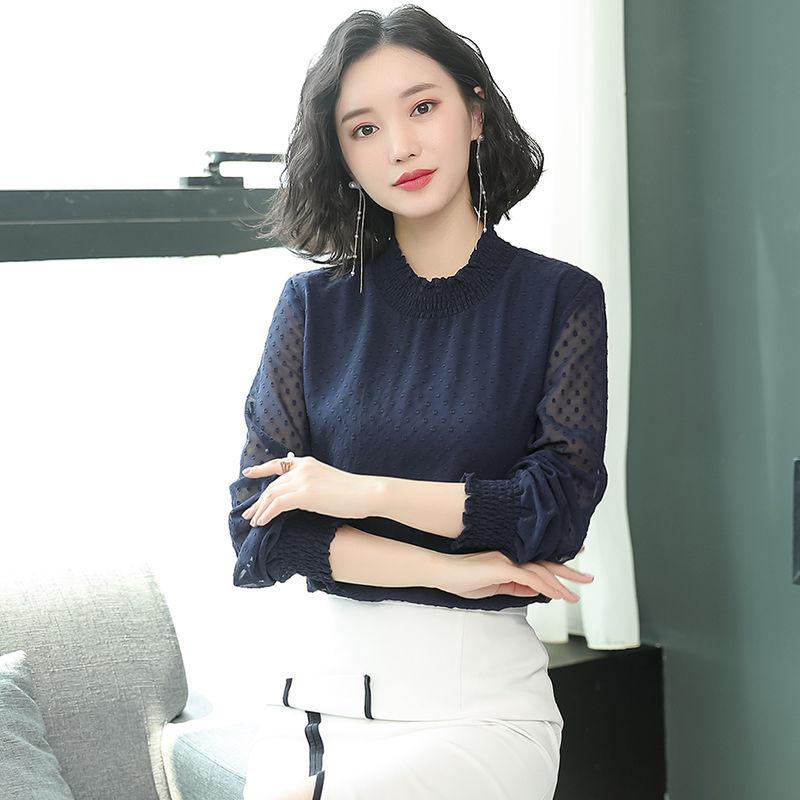 入秋下雨天微凉，多穿些这样的小衫，高挑又洋气，美的挪不开眼