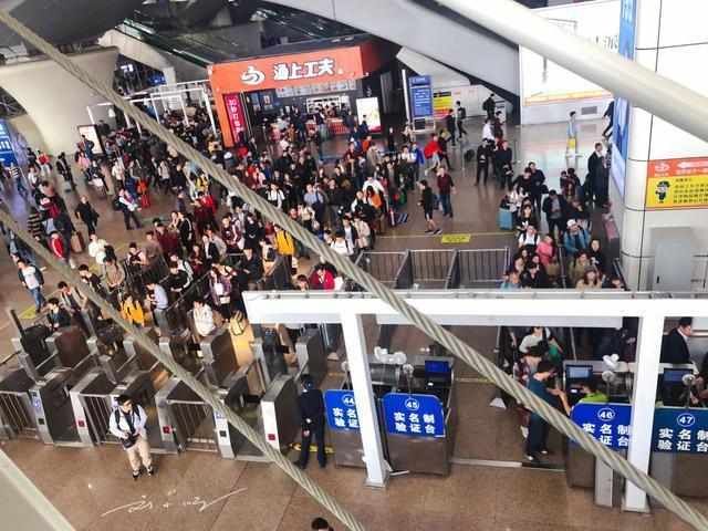  小时|飞机明明更快，为什么大家宁愿选择5小时的高铁而不坐飞机