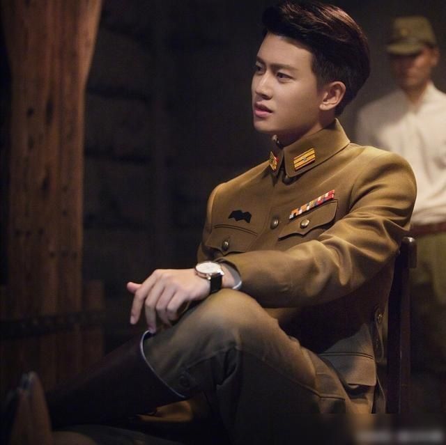 任嘉伦的新@《秋蝉》定档！再见任嘉伦，你好叶冲