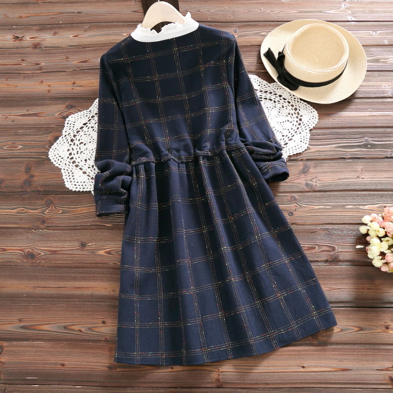 小表妹来我家,身上穿的裙子真漂亮,原来今年流行这样的,青纯美