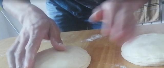  [柔软]春饼的正确做法,张张饼薄如纸,柔软筋道又好吃,孩子天天吃不够