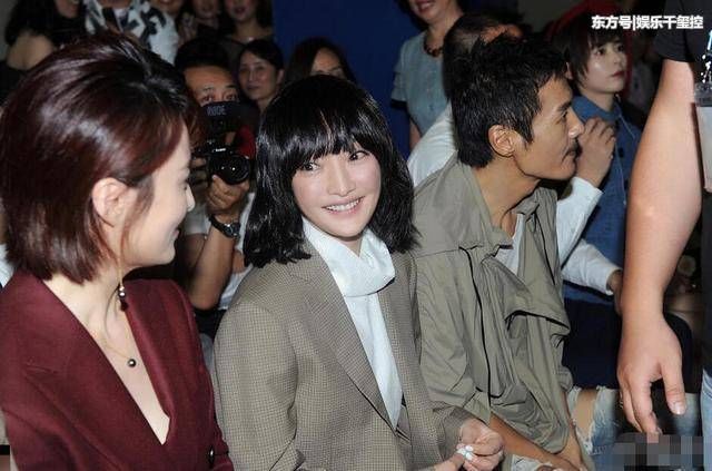 42岁周迅自从结婚后，变了一张脸，网友:到底经历了什么?