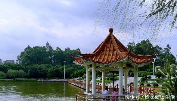  #GDP#中国第一个GDP破千亿镇子，只顾闷声发大财，现实力超过地