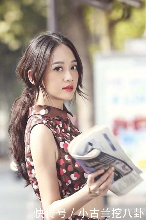 们秀恩爱:陈乔恩遇到真爱,照片中的她靠着男友肩膀,宛如一个少女!