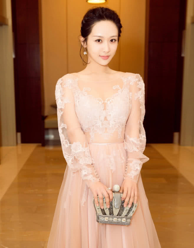 杨紫竟然穿两条裙子?秦俊杰不后悔?