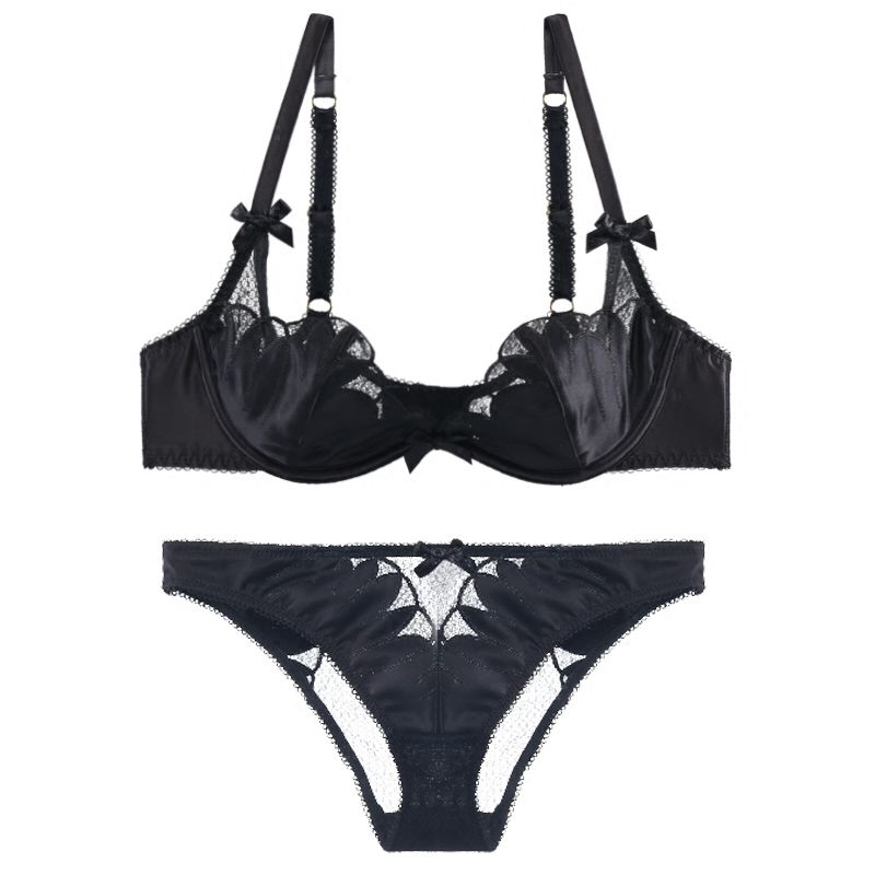 奶奶给孙媳妇洗衣服，看到“一片式”文胸，脸红脖子粗，羞死了