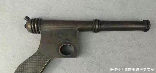 农民拿“古董”去让专家鉴定，人都差点也回不来了！