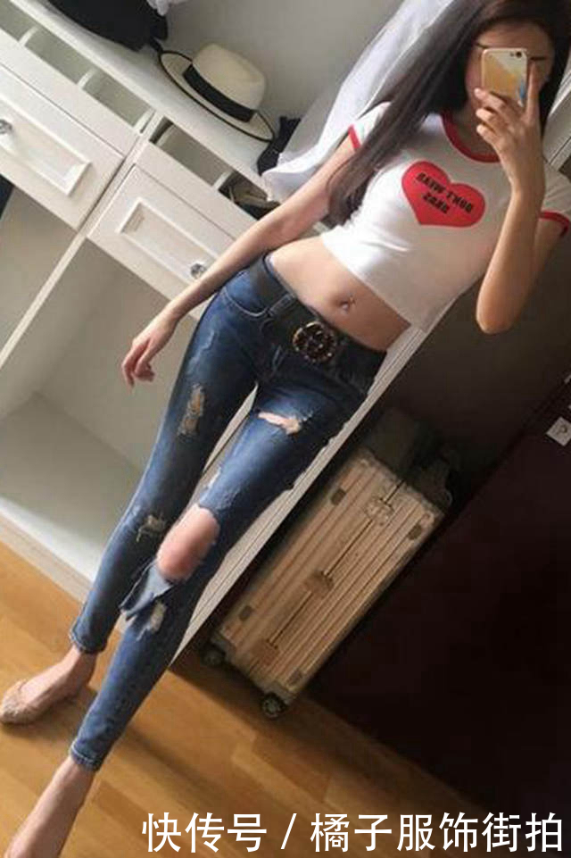 牛仔裤塑造你的完美身材，简约大气一点都不挑人