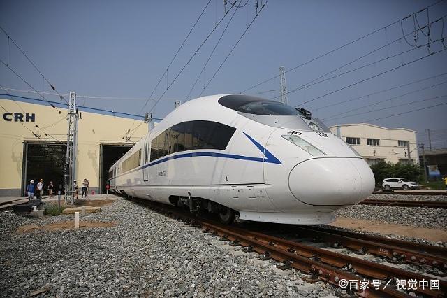 国产高速磁悬浮列车下线了，填补高铁和飞机速度空白