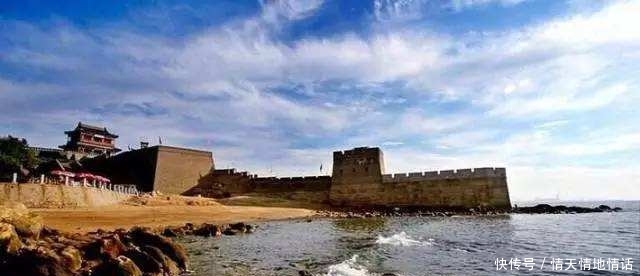 大海里面全是水，几百上千年前的古人，怎么把长城建在海水里的？