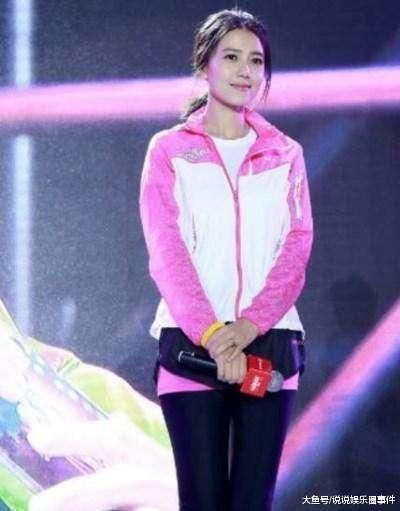 高圆圆真敢穿!上半身少女，下半身欲女，网友:太羡慕赵又廷了!